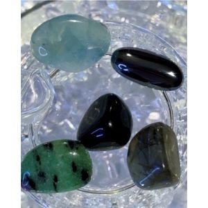 Capricorn Crystal Set